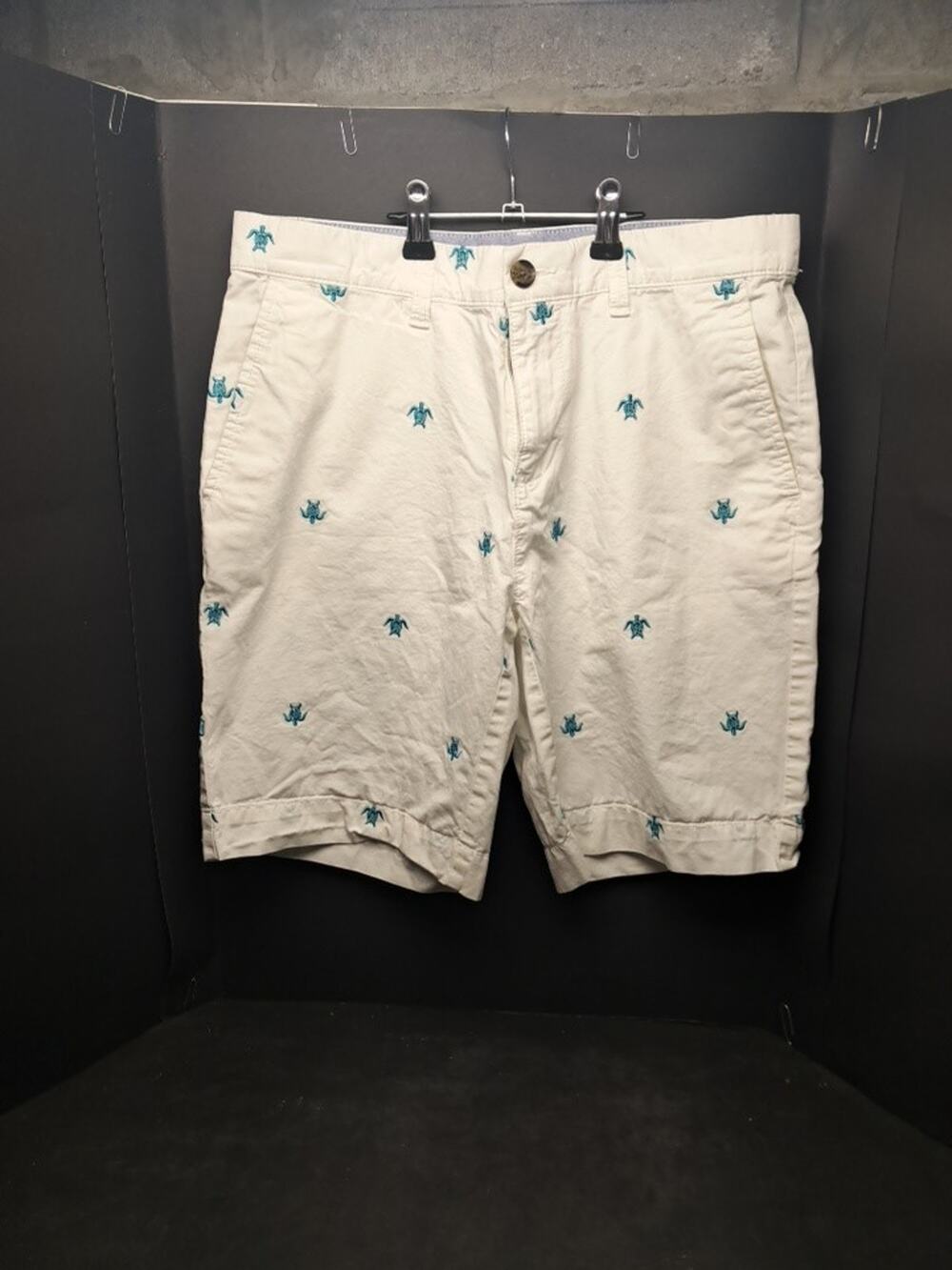 Tommy Hilfiger Mens 29 Embroidered Turtle Chino Shorts Preppy Nautical Coastal